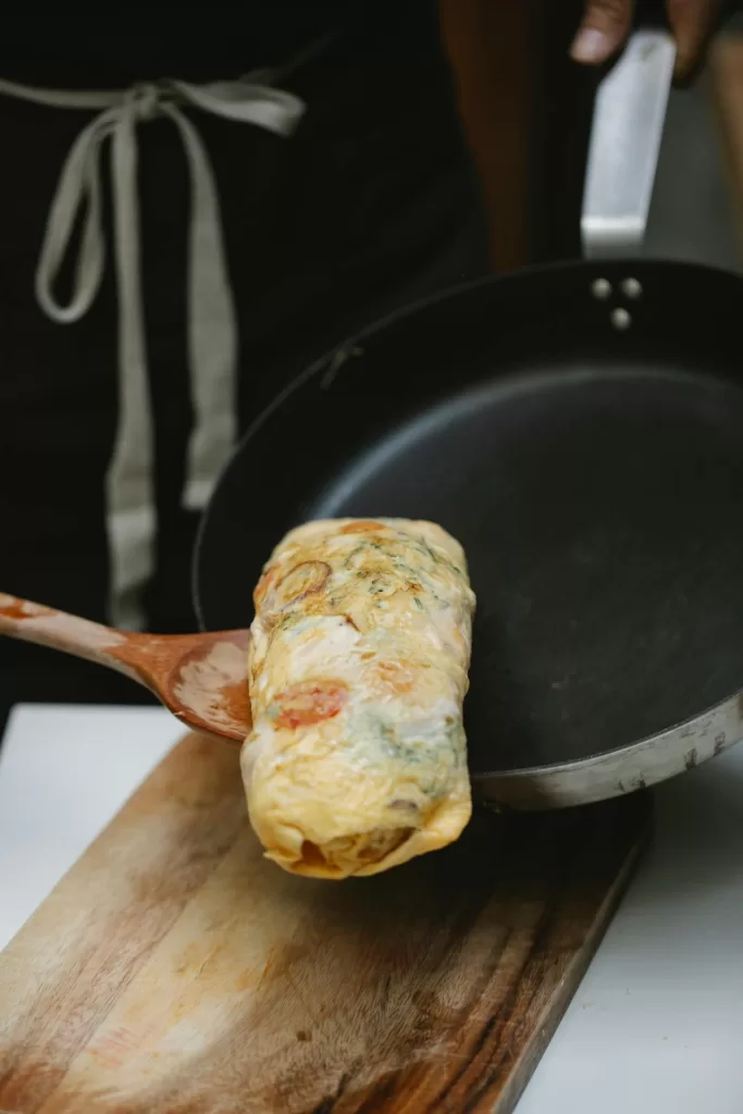 Omelete de Espinafre com Tomate e Abacate