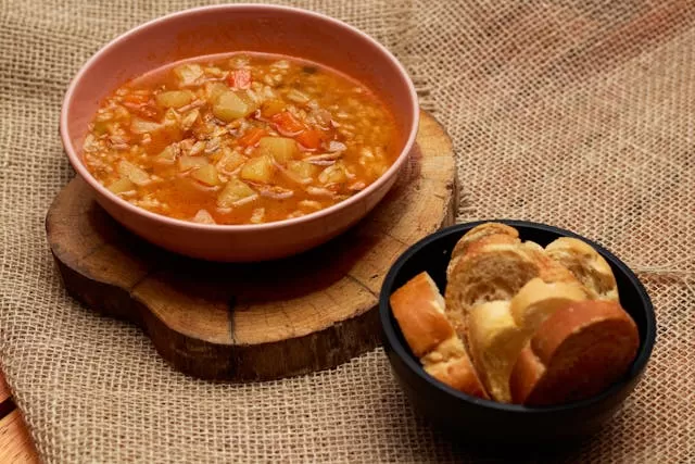 Sopa de Batata e Cenoura com Ervas